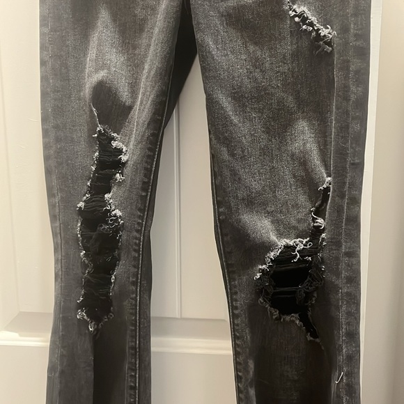 Zenana black distressed jeans. Excellent condition, only worn once. Size 25. - Picture 2 of 9